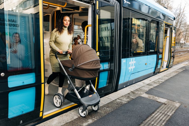Tram-stroller-Oslo.jpg